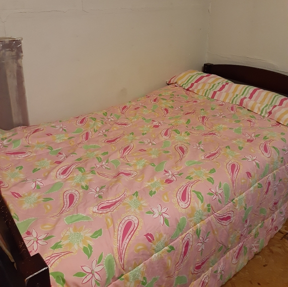 SOLD ON EBAYLilly Pulitzer Pink Sorbet Comforter Twin Reversible Floral Paisley - Picture 2 of 9